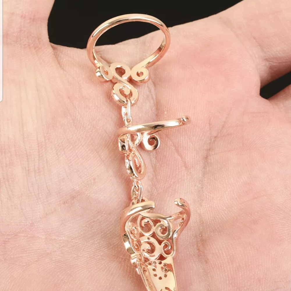 Beautiful white sapphire gold swirl 3 knuckle cuff - Picture 6 of 6